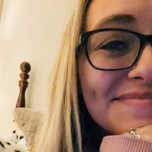 Meet your Posher, Courtney